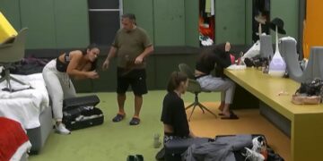 “Boll ma”, Gresa dhe Juliana “përplasen” gjatë rregullimit të rrobave të çiftit