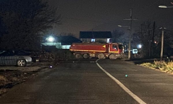 Kjo është barrikada e re e vendosur në veri nga serbët