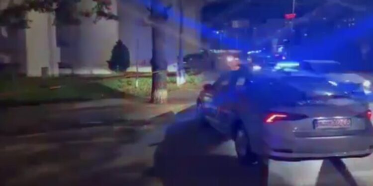 Telefoni i të dyshuarit për vrasjen e gruas rezulton me qasje në Vushtrri, Policia bastis katër lokacione
