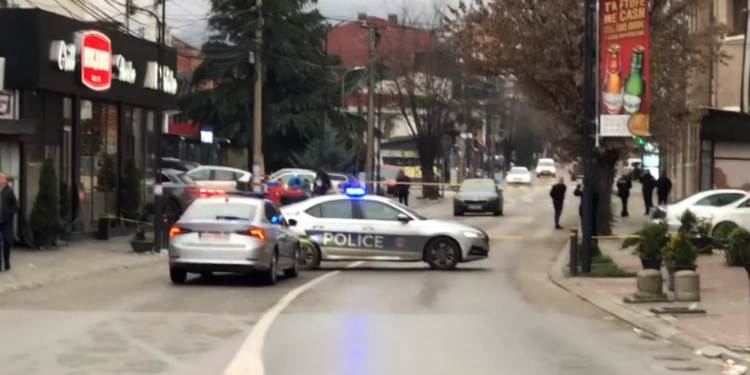 Peja “zgjohet” nga të shtënat me armë, dalin pamjet nga vendi i ngjarjes