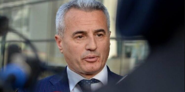 Arianit Koci reagon pas dënimit të Calit: Vendimet e Specialës mund t’i rrezikojnë seriozisht themelet e shtetësisë së Kosovës!
