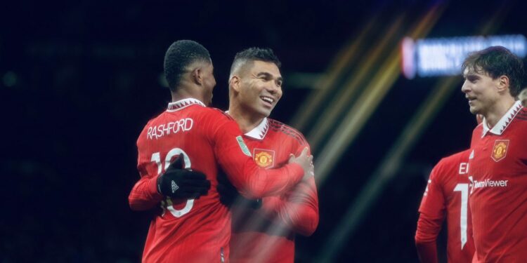 Manchester United triumfon ndaj Burnley, kalon në raundin tjetër të EFL Cup