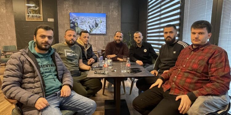 Bëhen bashkë fëmijët e dëshmorëve në Ferizaj, grumbullojnë para për ish-ushtarin e UÇK-së