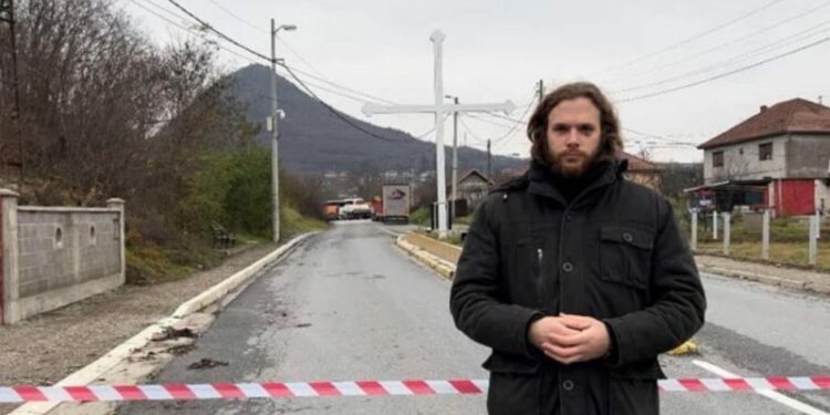 Ky është luftëtari serb i dënuar në Donbas, që u shfaq para barrikadave në veri të Kosovës