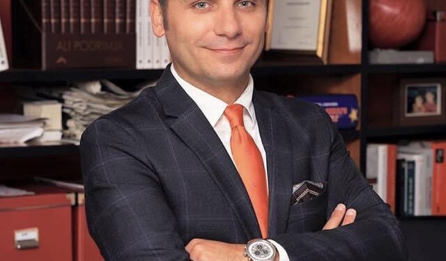 Kelmendi: Politikanët tërë vitin duke u sharë mes vete, tash duan të na tregojnë edhe kur të gëzohemi