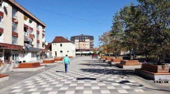 “Kom me t’pre me sakicë”/ Të rriturit përfshihen në sherrin mes fëmijëve, 35-vjeçari kërcënon një person në Lipjan