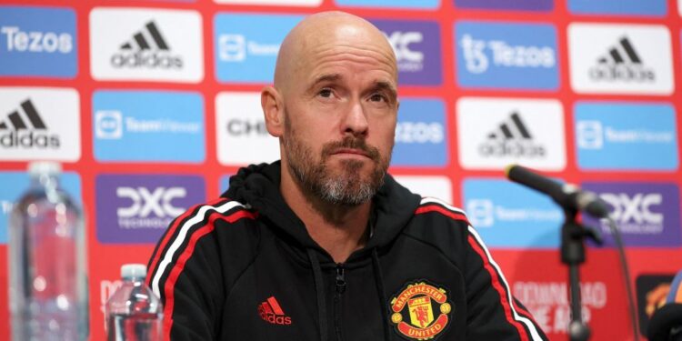Ten Hag konfirmon se United duan të nënshkruajnë me një sulmues në janar