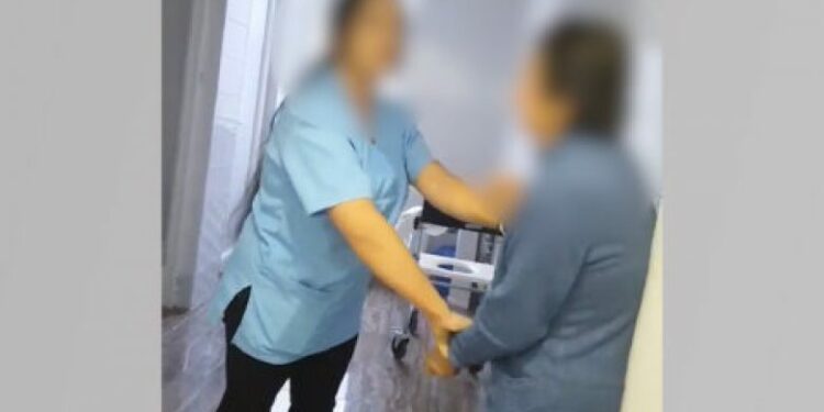 Ekspertiza: E moshuara që u rrah në shtëpinë e pleqve në Pejë ka shenja të përvëlimit e të dhunës në trup