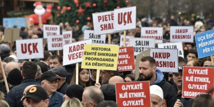 Molliqaj: Krerët e UÇK-së po mbahen peng në Hagë, duhet të ndërrohet juridiksioni i Speciales