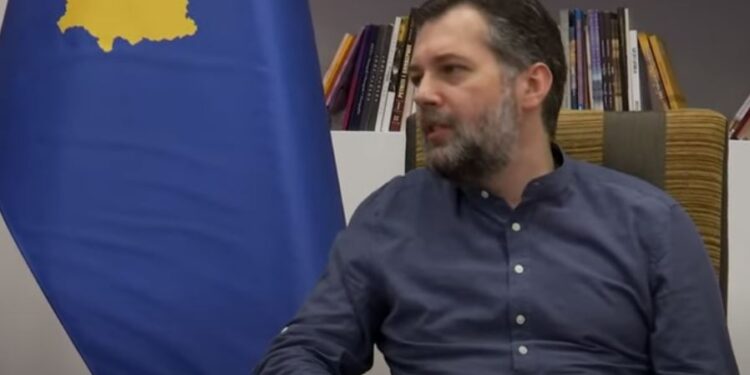 Ministri Çeku: Pamjet e mbrëmshme në ndeshjen Prishtina-Trepça ishin vandalizëm (VIDEO)