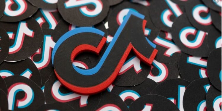 Kompania kineze pranon se përdori të dhënat e TikTok-ut për t’i gjurmuar gazetarët