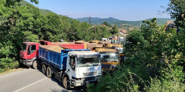 Njohësi i sigurisë: Mungon vullneti i ndërkombëtarëve për heqjen e barrikadave