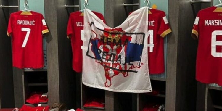 FIFA e dënon Serbinë me 21 mijë dollarë për afishen me hartën e Kosovës