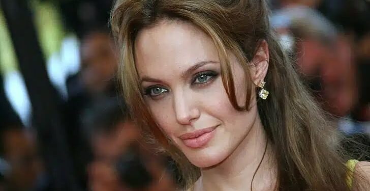 Angelina Jolie jep dorëheqjen si e dërguara speciale e UNHCR-së