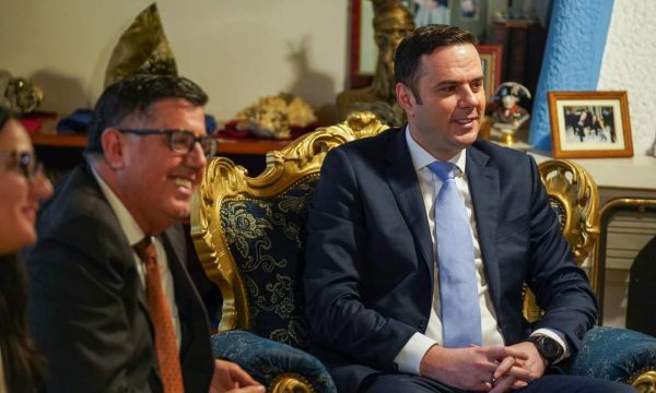 Lutfi Haziri del me një sqarim për takimin e palës kosovare dhe serbe në Zvicër