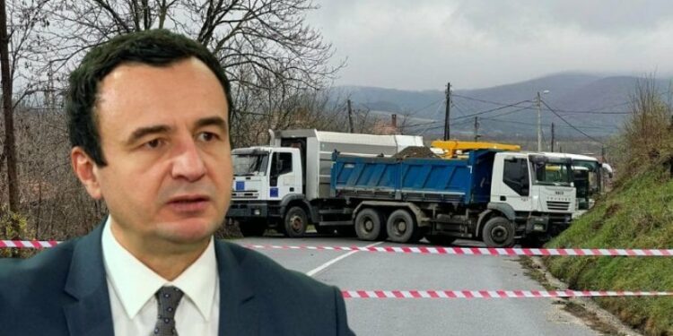 E përsërit Kurti: Barrikadat do të hiqen brenda ditësh edhe nëse nuk e bën këtë KFOR-i