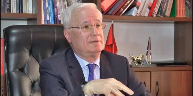 Historiani shqiptar: Deklaratat e Vuçiqit janë marrëzi, Serbia e di që s’lufton dot me shqiptarët