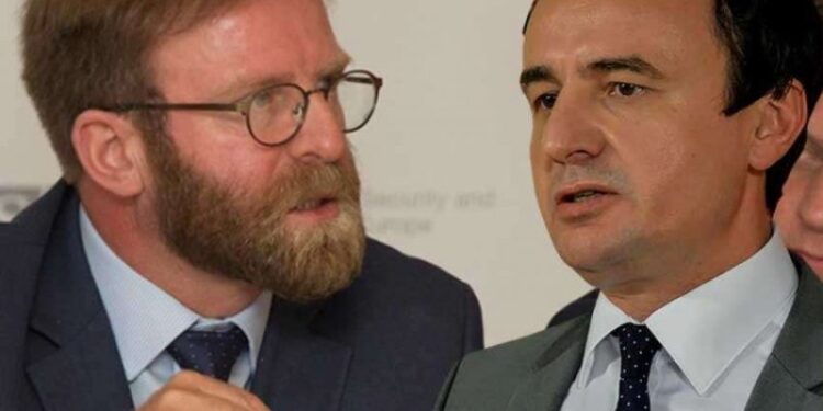 Abazi e ‘godet’ Kurtin tërthorazi: Polici i plagosur, dëshmi e patriotizmit në vepër, jo në teorinë e Leninit