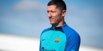 Lewandowski rikthehet në stërvitje me Barcelonën