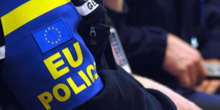 Dyshimet për shpërthime në veri, EULEX: Po e monitorojmë nga afër situatën