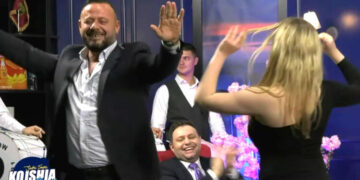 Rasim Avdyli befason të gjithë, ‘fejohet’ live në emision me defa e tupana. Ja kush është vajza që i mori zemrën