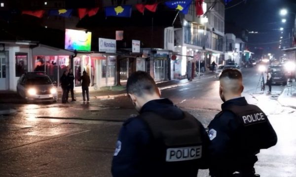 Mediat e Vuçiqit shpërthejnë në propagandë: Kurti çoi 200-300 policë specialë, nisi okupimi i Veriut
