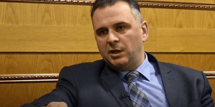 Bajqinovci: Besoj që KFOR’i do t’i largojë barrikdat, por nëse s’e bën këtë e kryen Policia e Kosovës