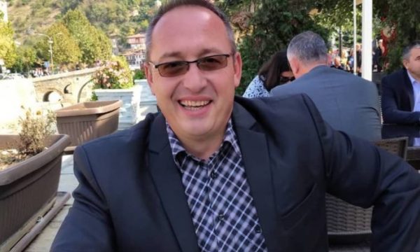 Vajza e Seremb Gjergjit publikon fotografi të tij sa ishte i shtrirë në spital