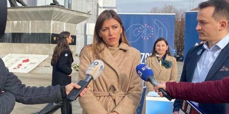 Haxhiu e merr “vaksinën” kundër korrupsionit