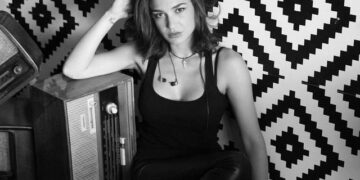 Rikthehet në skenë pas arrestimit të bujshëm, ky është mesazhi i Elsa Lilës për ndjekësit e saj