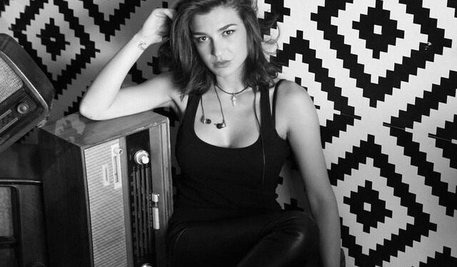 Rikthehet në skenë pas arrestimit të bujshëm, ky është mesazhi i Elsa Lilës për ndjekësit e saj