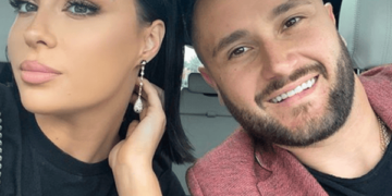 Xhensila thyen heshtjen, ndodh e “papritura” mes çiftit në mes të koncertit