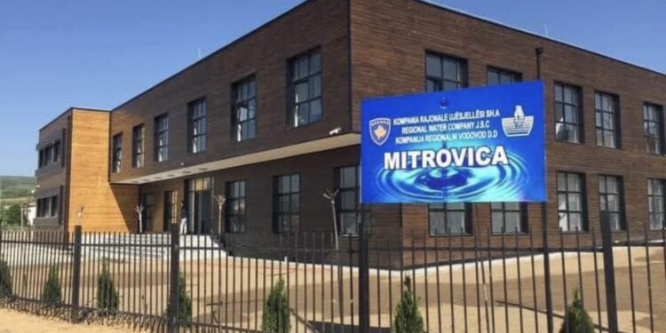 E gjithë Mitrovica e Skënderaj mbesin pa ujë, shkak defekti në impiantin në Shipol