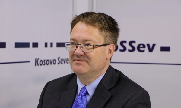 Abbott: Zgjidhja e situatës në veri kërkon durim