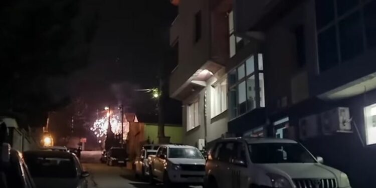 Merr flakë një kabllo elektrike në veri të Mitrovicës