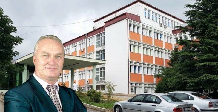 Reagon Drejtori Mjekësor i Spitalit të Pejës, thotë se shkarkimi i tij është politik dhe ka të bëjë me hierarki