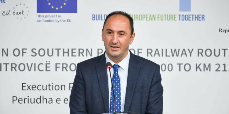Aliu: Linja hekurudhore Fushë Kosovë – Mitrovicë po bëhet