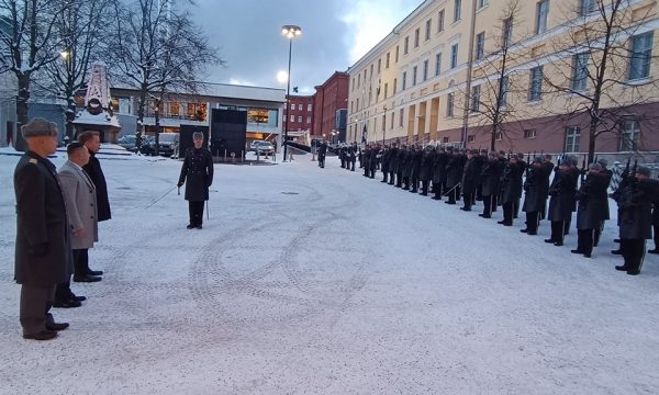 Ministri finlandez i thotë Mehajt se është i gatshëm të shtojë prezencën e trupave në kuadër të KFOR-it