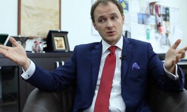 Petrit Selimi: Fundvit i palumtur me barrikada në veri, NATO s’po i zhbllokon rrugët siç bëri në vitin 2011
