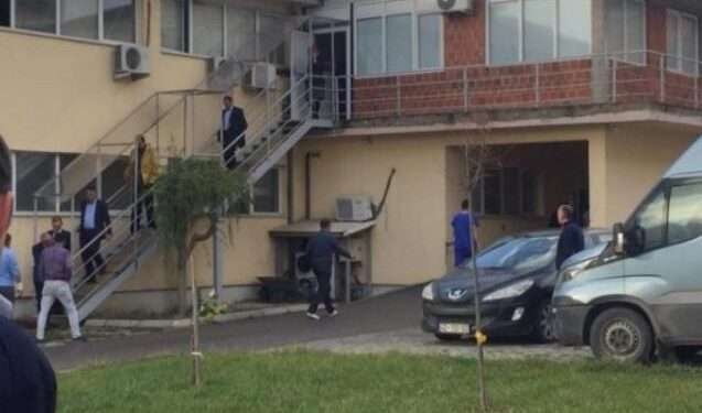 Zëvendësdrejtori i dorëhequr nga Instituti i Mjekësisë Ligjore është vëllai i deputetit të Vetëvendosjes