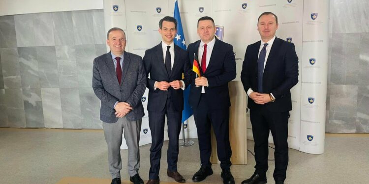 Deputeti gjerman në Kosovë, diskutohet situata politike dhe stabiliteti i sigurisë në vend