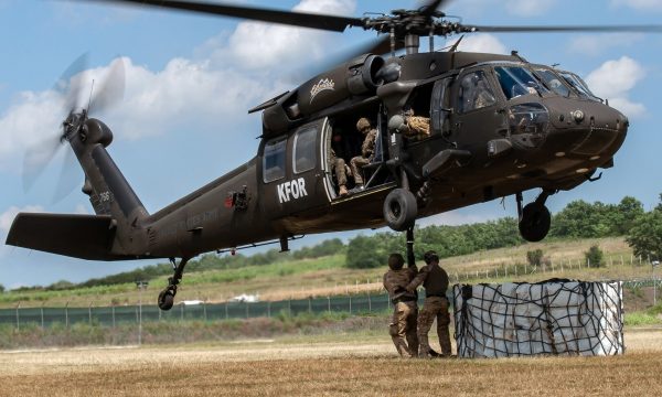 KFOR-i përgatitet për reagim ndaj krizave, do të nisin stërvitjet me automjete të rënda e helikopterë