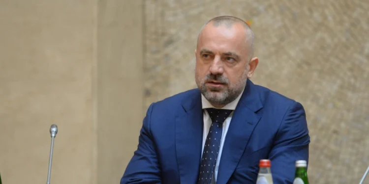 Lista Serbe e quan Radojçiqin “bartës të rezistencës” në veri