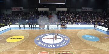 Incidentet në finalen e Superkupës: Nis largimi i tifozerive nga palestra, shtyhet për pak fillimi i pjesës së dytë