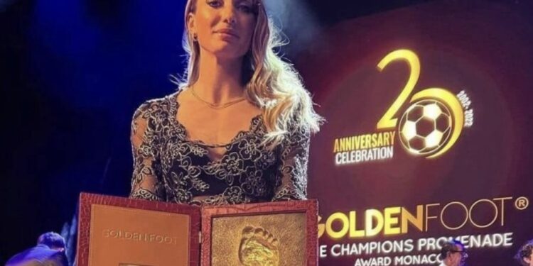 Kosovare Asllani shkruan historinë, bëhet futbollistja e parë në botë që e fiton çmimin “Këmba e Artë”