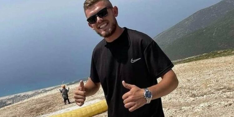 “Morëm një lajm shumë të hidhur…”, postimet prekëse për vdekjen tragjike të 22–vjeçarit në Malishevë që dyshohet se bëri vetëvrasje