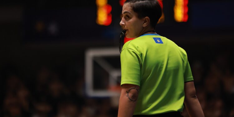 Për herë të pa parë në basketbollin kosovar, një femër drejtoi një ndeshje të meshkujve