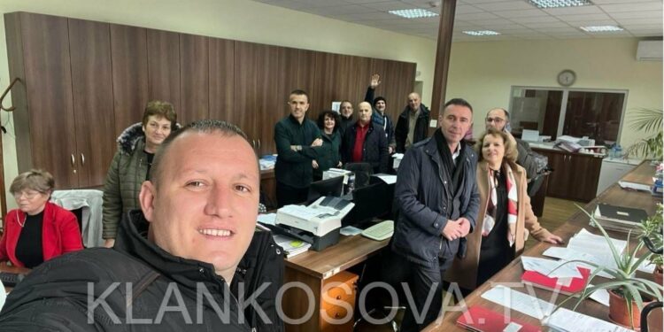 Stafi i Gjykatës Themelore në Mitrovicë sot e ka vazhduar punën në objektin në veri
