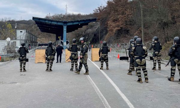KFOR e pranon që brenda protestuesve në Jarinje ka mundur të ketë grupe të organizuara kriminale