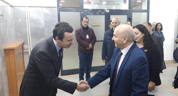 Mustafa godet Osmanin dhe Kurtin: E menderosën totalisht në veri, tash po kërkojnë ndihmë nga KFOR-i